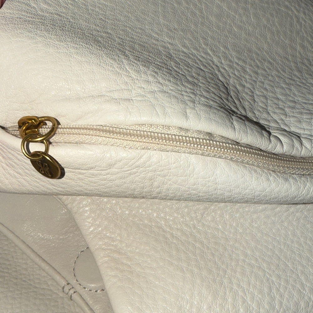Hobo International Soft White Pebble Leather Shoulder Bag - Picture 3 of 7
